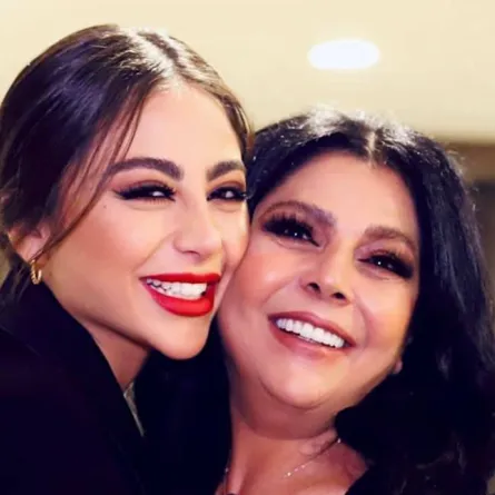 ترف التقي ووالدتها الفنانة صباح الجزائري- الصورة من حساب ترف التقي على الـ "فيسبوك"