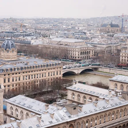 لقطة لباريس كما تبدو في الشتاء