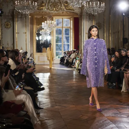 مجموعة جورج حبيقة الراقية لربيع وصيف 2024- (مصدر الصورة Launchmetrics/Spotlight ©)