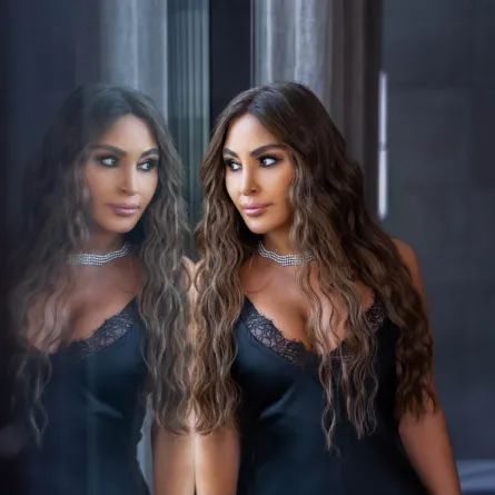 إليسا تطلق مبادرة للناجين من مرض السرطان وتقرع جرس الحياة