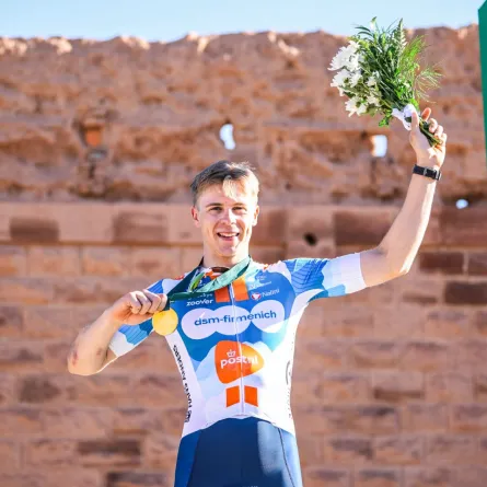 الهولندي كاسبر فان أودن يتوج بطلاً للمرحلة الأولى لـ "طواف العلا 2024"