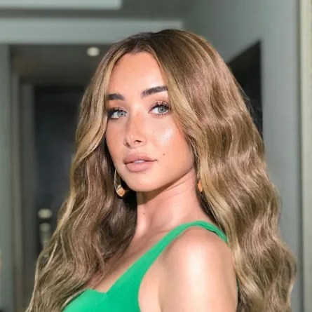 هنا الزاهد -الصورة من حسابها على إنستغرام