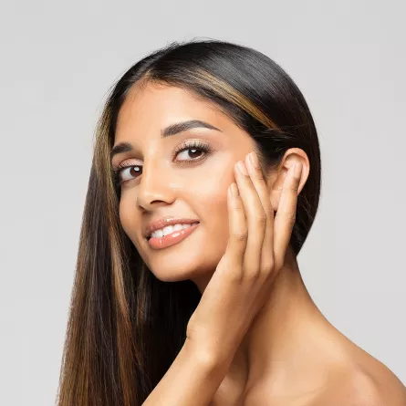 مكونات وخلطات طبيعية مذهلة للعناية بالبشرة والشعر 