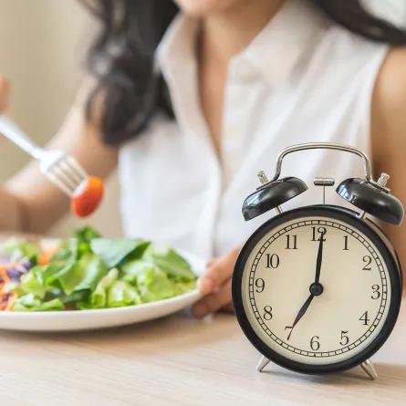 الصيام المتقطع يساهم في إنقاص الوزن.. إذا اتبعت الشروط 