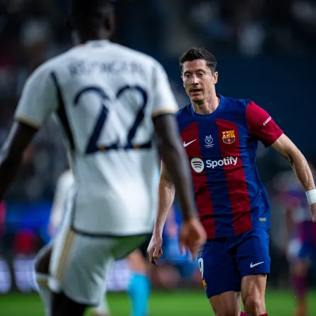 لقطات من مباراة كلاسيكو الأرض في نهائي كأس السوبر الإسباني - الصورة من حساب نادي برشلونة على إكس