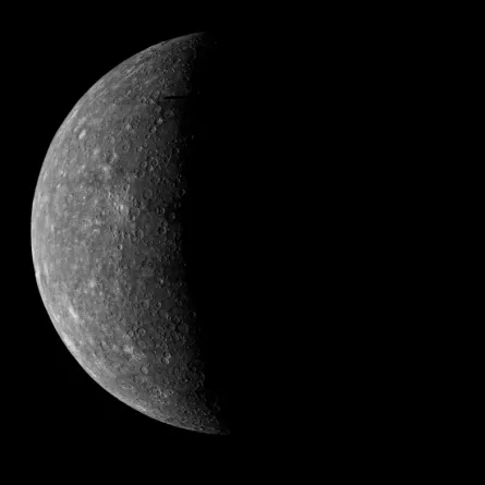  عطارد يصل أقصى استطالة له مع الشمس بعد غد الجمعة. الصورة من موقع unsplash by NASA