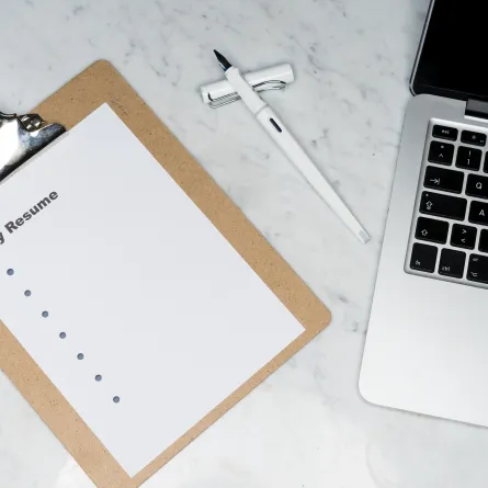 الإمارات تطلق تأشيرة الزيارة لاستكشاف فرص العمل - unsplash by markus winkler