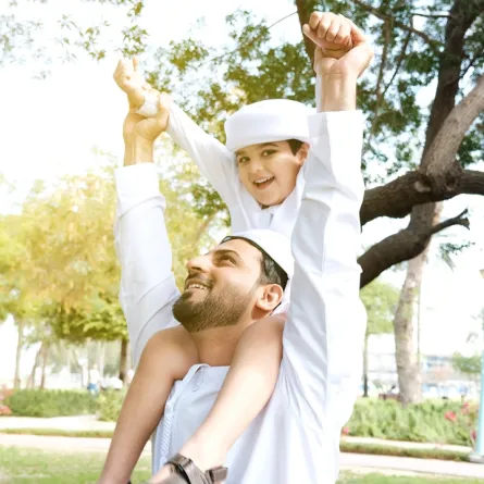 طفل في اليوم الوطني الخليجي