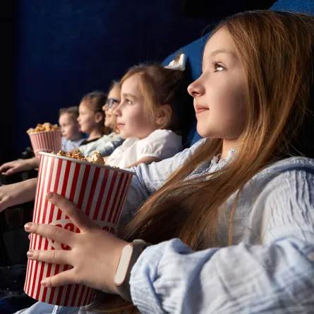 اصطحاب الأطفال للسينما يعزّز الإبداع ويوسع الإدراك والمعرفة