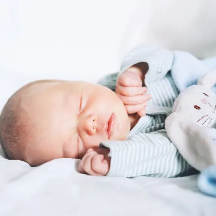 طفلك حديث الولادة: ما يمكن توقعه في الأسبوع الأول من حياته