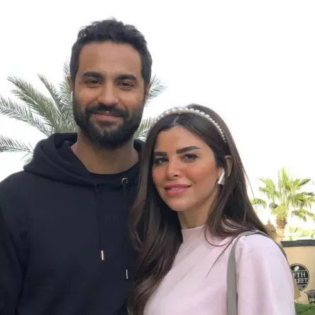 كريم فهمي و زوجته - الصورة من حساب كريم فهمي على إنستغرام