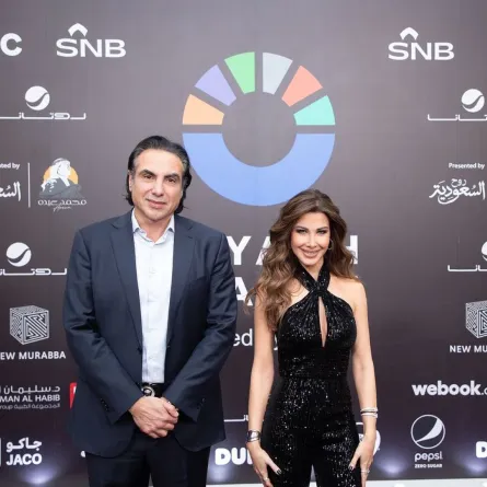 نانسي عجرم ونائب الرئيس التنفيذي لشركة "روتانا" فراس خشمان بحفل موسم الرياض- الصورة من حساب "روتانا لايف" على "X"