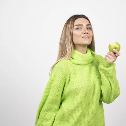 تناول طعام صحي يساعد على فقدان الوزن- (مصدر الصورة: موقع freepik)