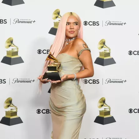 كارول جي في حفل توزيع جوائز غرامي (Karol G during the 66th GRAMMY Awards). مصدر الصورة: Alberto E. Rodriguez/Getty Images for The Recording Academy/AFP