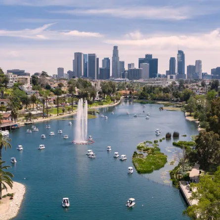 لوس أنجلوس هي المدن السياحية الرئيسة في الولايات المتحدة