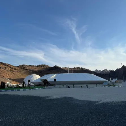 منارة حائل.. رسائل ترحيب "سعودية" للفضاء- الصورة من واس