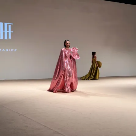 فستان من الباييت الزهري من هوماريف