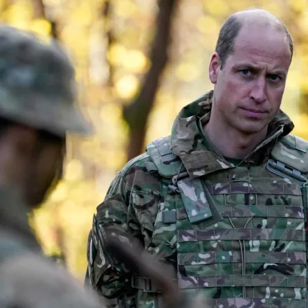 الأمير ويليام Prince William يمارس مهامه العسكرية (مصدر الصورة : Andrew Matthews / POOL / AFP)