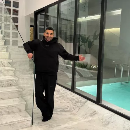 أحمد سعد من داخل منزله في الرياض- الصورة من حسابه على انستغرام