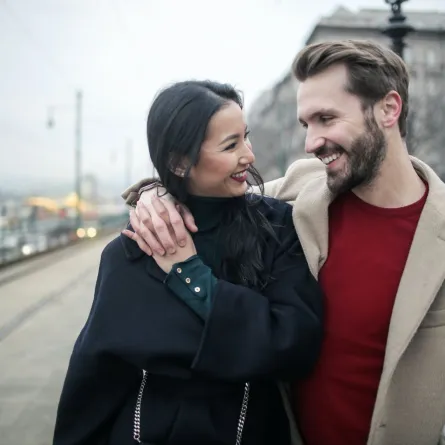 زوج محب لزوجته