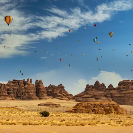 السياحة في العلا مناسبة لعشاق المغامرات