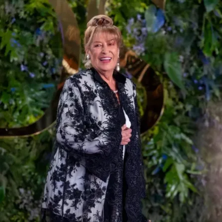 منى واصف - الصورة من المركز الإعلامي لمجموعة MBC