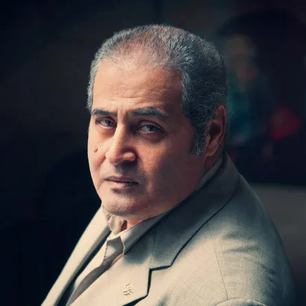 في ذكرى ميلاد الروائي نبيل فاروق .. رحلة استكشاف "رجل المستحيل" (مصدر الصورة:صحفة د.نبيل فاروق على الفيسبوك)