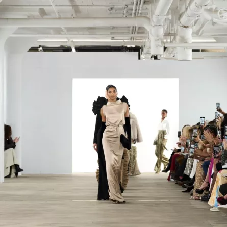 بادجلي ميشكا Badgley Mischka - مصدر الصورة Launchmetrics/Spotlight ©