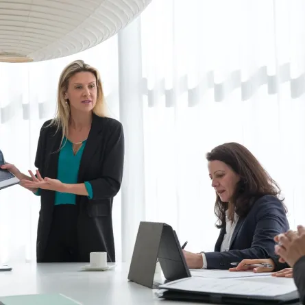 تساعد الدورات في تكوين شخصية المرأة - مصدر الصور pexels تصوير kampus-production