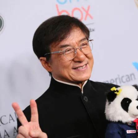جاكي شان Jackie Chan في حفل جوائز British Academy Britannia (مصدر الصورة:  David Livingston/Getty Images,/AFP )