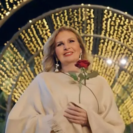 يسرا - الصورة من صفحتها الرسمية على الفيس بوك