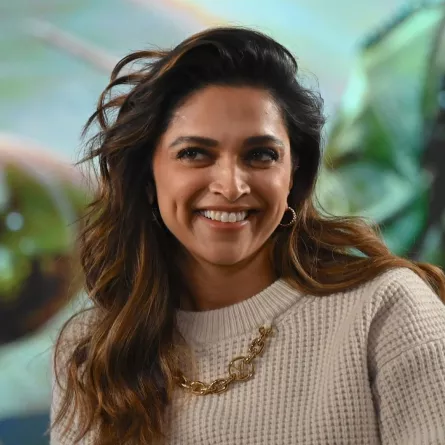 ديبيكا بادكون في مومباي ( Deepika Padukone in Mumbai). مصدر الصورة: SUJIT JAISWAL / AFP