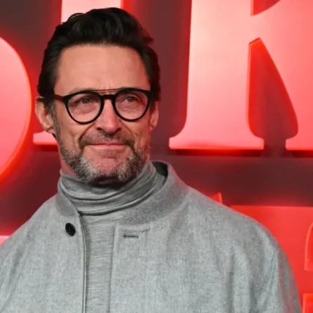 هيو جاكمان في مسرح فينيكس بوسط لندن (Hugh Jackman at the Phoenix Threatre in central London). مصدر الصورة: JUSTIN TALLIS / AFP