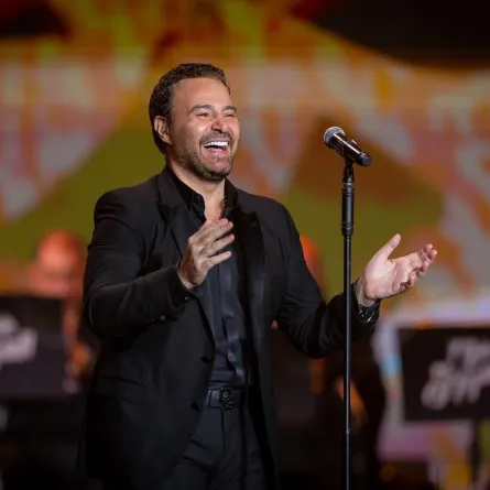 عاصي الحلاني - الصورة من حساب شركة بنش مارك على إنستغرام