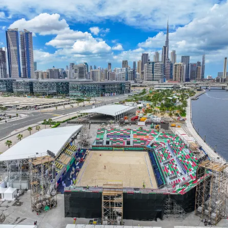 ملعب كرة القدم الشاطئية . الصورة من wam