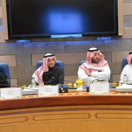 بحث سبل التعاون وفرص الاحتياج للكادر البشري 