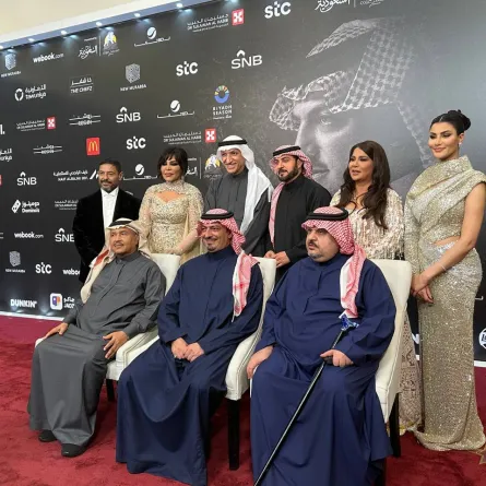 الفنانون المُشاركون بحفل "ليلة الأمير سعود بن عبد الله"- الصورة خاصة بـ "سيدتي" من تصوير: زكية البلوشي