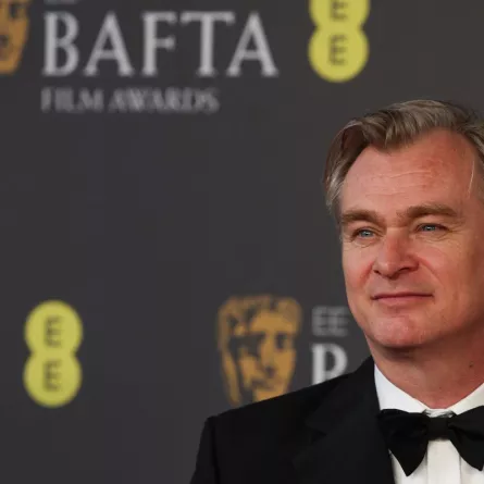 كريستوفر نولان  Christopher Nolan في حفل البافتا (مصدر الصورة: Adrian DENNIS / AFP)