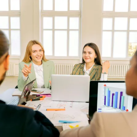 المشاريع الاستثمارية متعددة الأنواع - مصدر الصورة pexels  تصوير antoni-shkraba