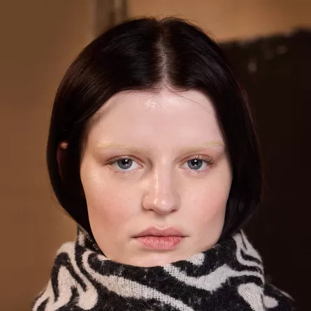 صيحة المكياج المشرق وطريقة وضعه كالمحترفين