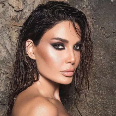 مكياج وتسريحات شعر سيرين عبد النور