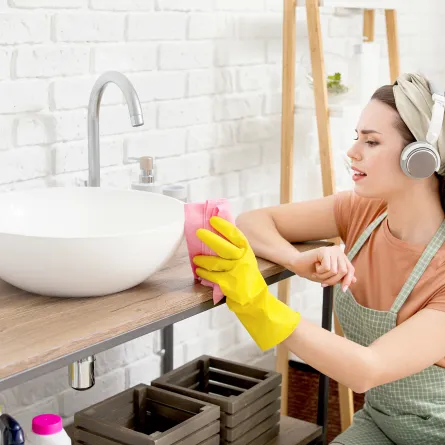 خطوات تنظيف الحمام