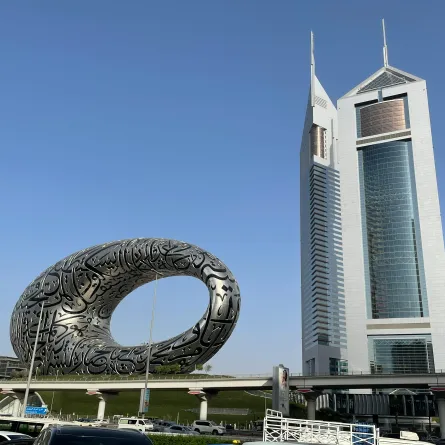 متحف المستقبل. الصورة من موقع unsplash by 67 Media