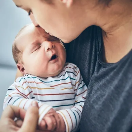 صورة لطفل رضيع نائم