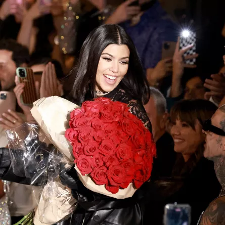 كورتني كارداشيان  Kourtney Kardashian في عرض Boohoo X Kourtney Kardashian للأزياء (مصدر الصورة:  Arturo Holmes / GETTY IMAGES NORTH AMERICA / Getty Images via AFP)