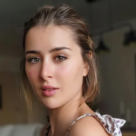 عائشة بن أحمد - الصورة من حسابها على الفيس بوك