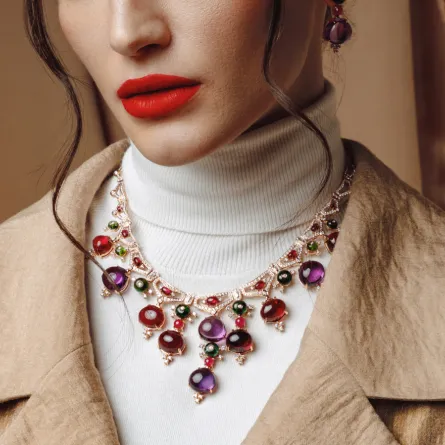 عقد من لا ماركيز La Marquise - الصورة من مكتب العلاقات العامة للعلامة 