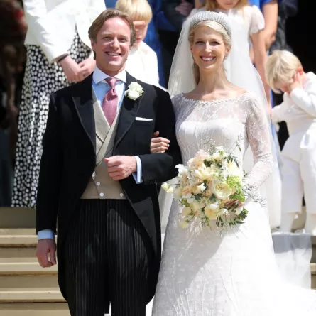 توماس كينغستون وليدي غابريلا في كنيسة سانت جورج بقلعة وندسور (Thomas Kingston and Lady Gabriella Windsor at St George's Chapel in Windsor Castle). مصدر الصورة: AFP / POOL / Chris Jackson