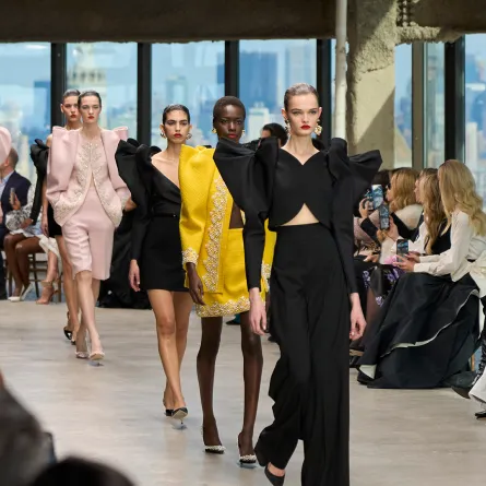 عرض كارولينا هيريرا- الصورة من Launchmetrics/Spotlight ©