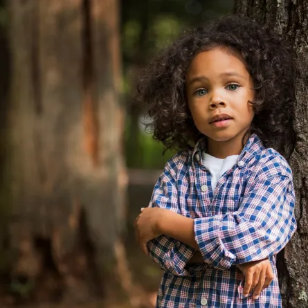 صورة طفل واثق من نفسه